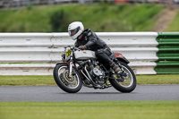 Vintage-motorcycle-club;eventdigitalimages;mallory-park;mallory-park-trackday-photographs;no-limits-trackdays;peter-wileman-photography;trackday-digital-images;trackday-photos;vmcc-festival-1000-bikes-photographs